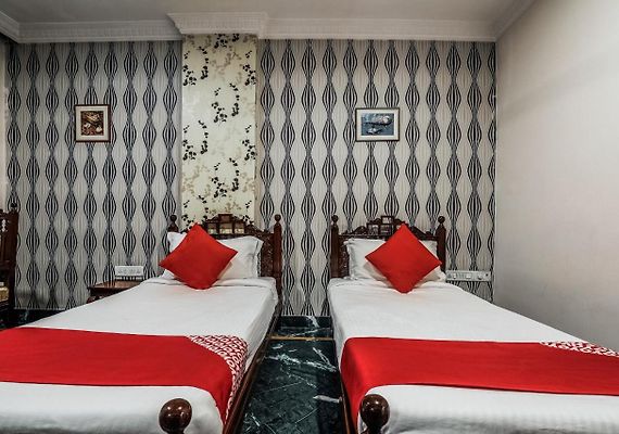 ATHITHI INN           HYDERABAD  INDIA SEASON DEALS FROM  23